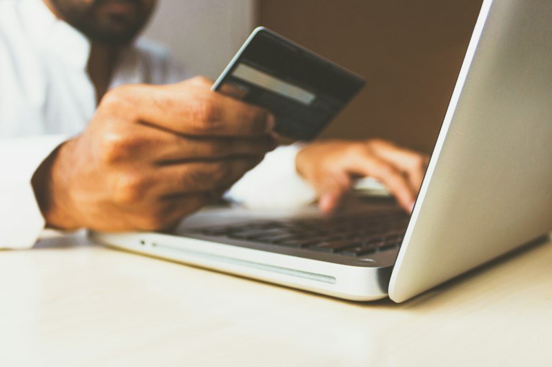 Online shopping and e-commerce purchase experience.